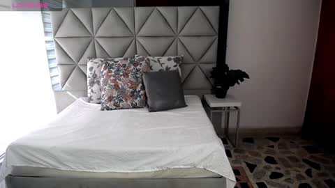  Nina  online show from 01-18-25, 08:40