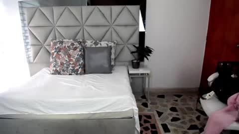  Nina  online show from 01-20-25, 08:40