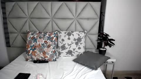  Nina  online show from 01-23-25, 11:47