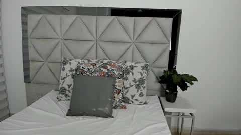  Nina  online show from 03-01-25, 11:04