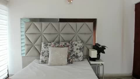  Nina  online show from 09-11-25, 08:53