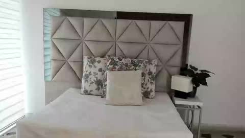  Nina  online show from 09-12-25, 08:20