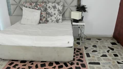  Nina  online show from 09-27-25, 08:25