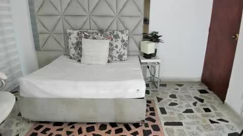  Nina  online show from 10-01-25, 07:53