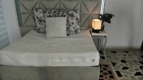  Nina  online show from 10-11-25, 08:40