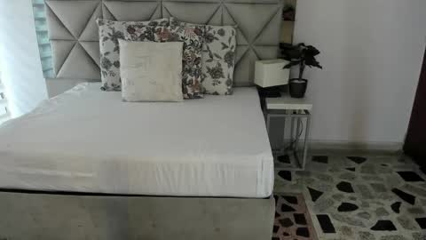  Nina  online show from 10-16-25, 08:32