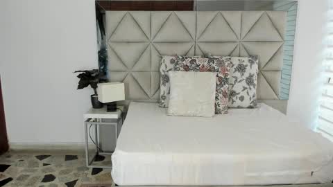  Nina  online show from 10-29-25, 10:11