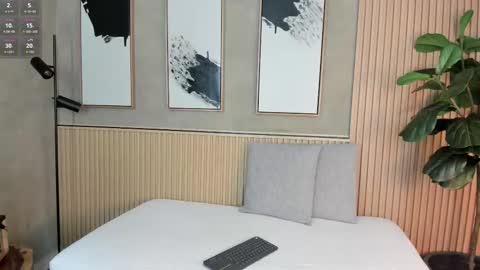 NINA online show from 10-05-25, 12:25