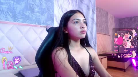Snapshot of ninaa_tay chatting on 04-05-26, 05:15 NINAA online show from 04-05-26, 05:15