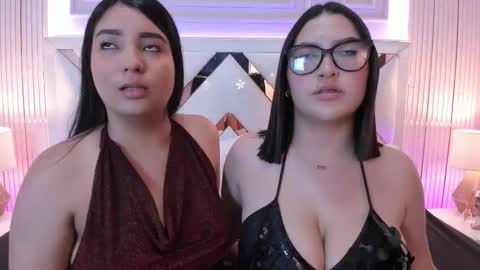 Snapshot of ninablooms01 chatting on 12-14-25, 12:38 Nina online show from 12-14-25, 12:38