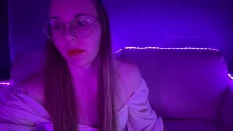 ninaglow_ online show from 09-09-25, 06:40