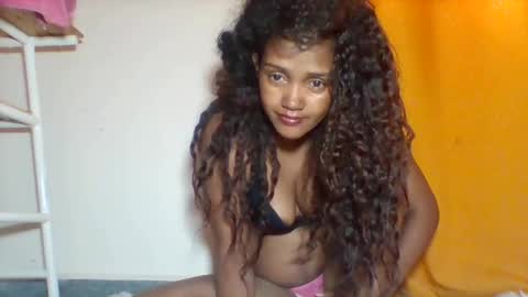 Snapshot of ninah_rise chatting on 10-31-25, 04:02 ninah_rise online show from 10-31-25, 04:02
