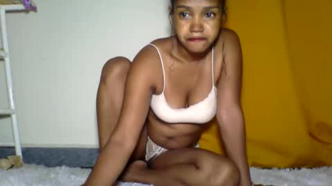 Snapshot of ninah_rise chatting on 12-01-25, 02:05 ninah_rise online show from 12-01-25, 02:05