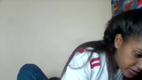 Snapshot of ninah_rise chatting on 12-15-25, 07:34 ninah_rise online show from 12-15-25, 07:34