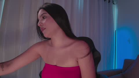 Snapshot of ninamichelle_ chatting on 01-14-25, 08:48 Nina online show from 01-14-25, 08:48