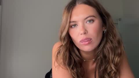 Nina online show from 11-08-25, 12:44