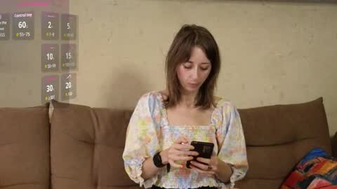 NinaNovalicious online show from 11-18-25, 08:08