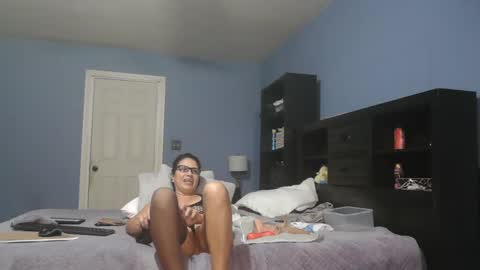 Ninaru online show from 12-30-24, 02:31