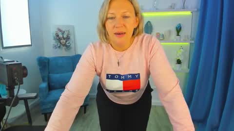 Snapshot of ninastarle chatting on 10-12-25, 04:55 ninastarle online show from 10-12-25, 04:55