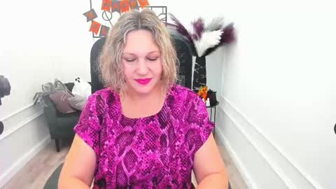 Snapshot of ninastarle chatting on 10-29-25, 05:10 ninastarle online show from 10-29-25, 05:10