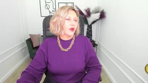 Snapshot of ninastarle chatting on 11-05-25, 04:45 ninastarle online show from 11-05-25, 04:45