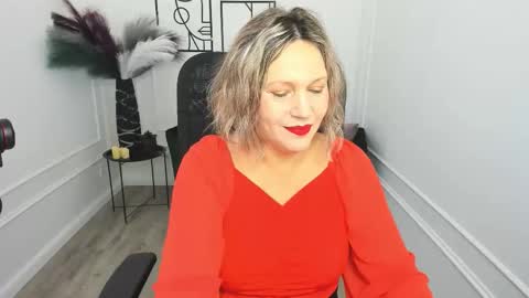 Snapshot of ninastarle chatting on 11-15-25, 04:43 ninastarle online show from 11-15-25, 04:43