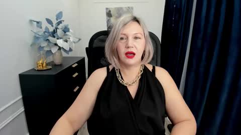 Snapshot of ninastarle chatting on 11-19-25, 04:56 ninastarle online show from 11-19-25, 04:56