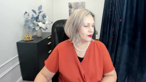 Snapshot of ninastarle chatting on 11-22-25, 05:06 ninastarle online show from 11-22-25, 05:06