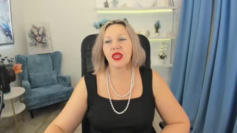 Snapshot of ninastarle chatting on 11-23-25, 11:43 ninastarle online show from 11-23-25, 11:43