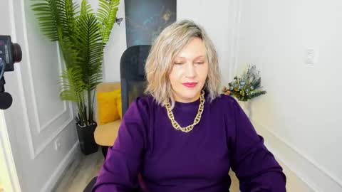 Snapshot of ninastarle chatting on 11-28-25, 04:48 ninastarle online show from 11-28-25, 04:48