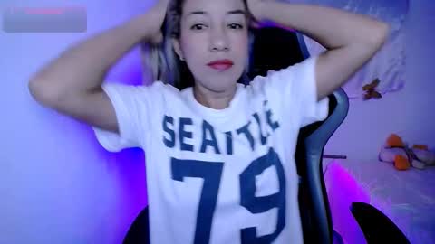 ninatinydoll1 online show from 11-07-25, 09:42