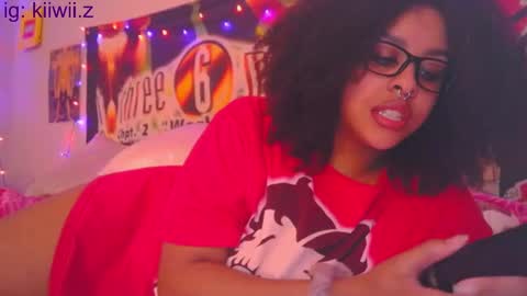 Snapshot of nintendhoe_ chatting on 02-15-25, 05:51 kiwi online show from 02-15-25, 05:51