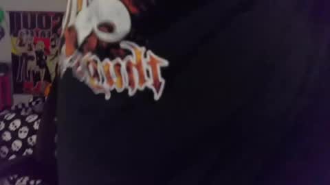 Snapshot of nintendhoe_ chatting on 09-25-25, 12:20 kiwi online show from 09-25-25, 12:20