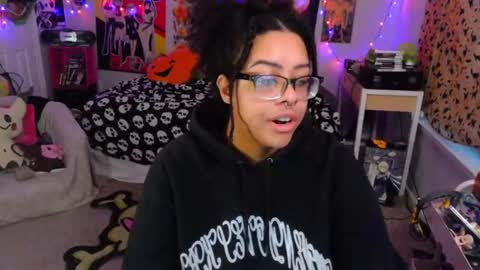 Snapshot of nintendhoe_ chatting on 09-29-25, 11:59 kiwi online show from 09-29-25, 11:59