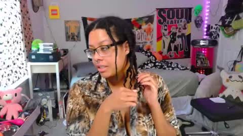 Snapshot of nintendhoe_ chatting on 10-01-25, 01:50 kiwi online show from 10-01-25, 01:50