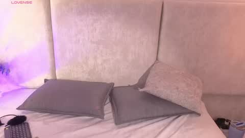 nioki_ online show from 04-28-26, 03:11