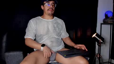 Snapshot of nipsfetich chatting on 12-10-24, 02:38 Steven online show from 12-10-24, 02:38