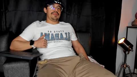 Snapshot of nipsfetich chatting on 12-12-24, 03:21 Steven online show from 12-12-24, 03:21