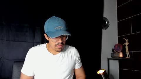 Snapshot of nipsfetich chatting on 12-27-24, 12:18 Steven online show from 12-27-24, 12:18