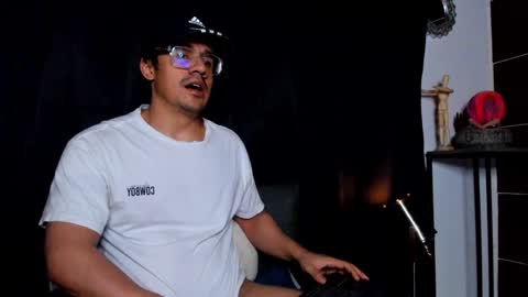 Snapshot of nipsfetich chatting on 01-20-25, 07:04 Steven online show from 01-20-25, 07:04