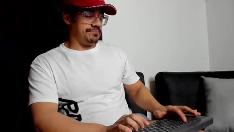 Snapshot of nipsfetich chatting on 02-23-25, 01:57 Steven online show from 02-23-25, 01:57