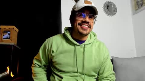 Snapshot of nipsfetich chatting on 03-01-25, 05:20 Steven online show from 03-01-25, 05:20