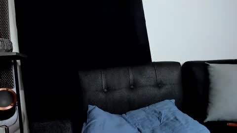 Snapshot of nipsfetich chatting on 03-12-25, 03:24 Steven online show from 03-12-25, 03:24