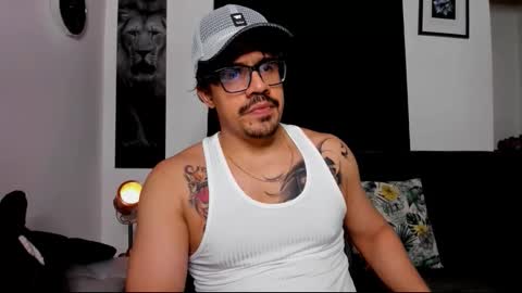 Snapshot of nipsfetich chatting on 11-22-25, 03:38 Steven online show from 11-22-25, 03:38