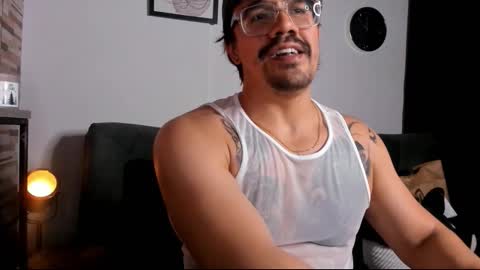 Snapshot of nipsfetich chatting on 12-18-25, 05:02 Steven online show from 12-18-25, 05:02