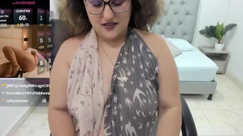 Snapshot of niraksil chatting on 02-17-25, 03:09 Niraksil online show from 02-17-25, 03:09