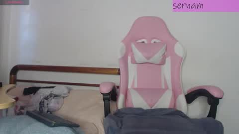 Snapshot of nisernamxxx chatting on 10-13-25, 09:26 Nicolle  online show from 10-13-25, 09:26