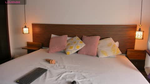 Snapshot of nitha_model chatting on 11-05-25, 08:20 Nitha Gonzalez online show from 11-05-25, 08:20