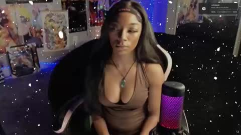 Snapshot of niviawolfe chatting on 12-04-25, 01:48 NIVIA WOLFE online show from 12-04-25, 01:48