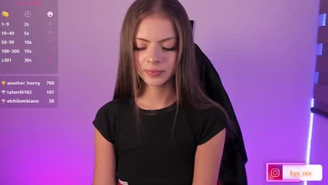 Nicki  online show from 01-06-25, 08:57